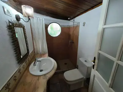 Un baño de Villa Tamadaba Rural Home - Pet Friendly, Near Ocean, Ideal for Long Stays