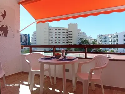 Un balcón o terraza de Cosy Upgraded - 1 Bedroom Apartment, Los Juncos