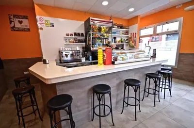 El salón o zona de bar de Hotel Puerto Canteras