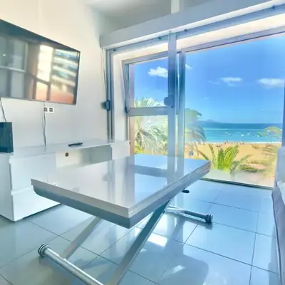 Beachfront Stunning Views