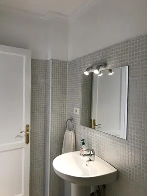 Un baño de The Plaza by Svensson Homes