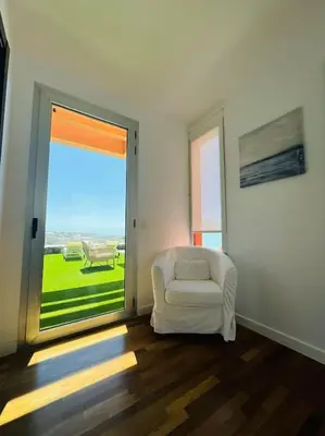 Plano de Green 14 Ocean view retreat by CanaryScape