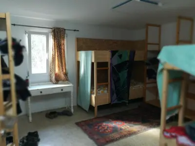 Plano de Bett 4 im Männer-4-Bettzimmer NUR Männer ONLY men SOLO hombres