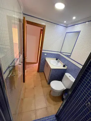 Un baño de Primera línea de playa, apartamento completo