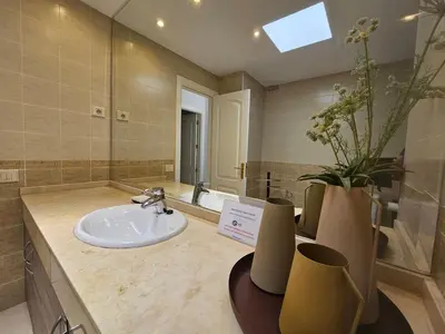 Plano de Welcoming and modern holiday home with access to swimming pool