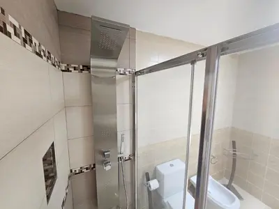 Un baño de Welcoming and modern holiday home with access to swimming pool