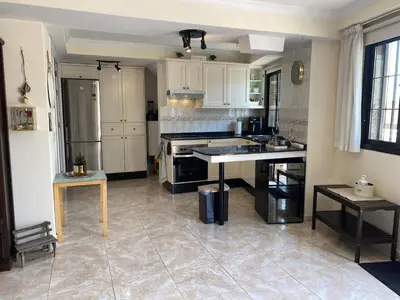 Una cocina o zona de cocina en Big two bedrom apartment in Loma dos Arguineguin