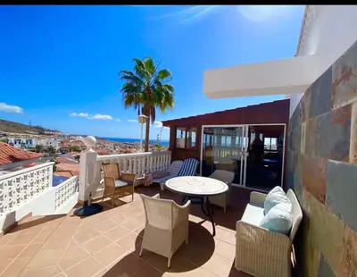 Un balcón o terraza de Big two bedrom apartment in Loma dos Arguineguin