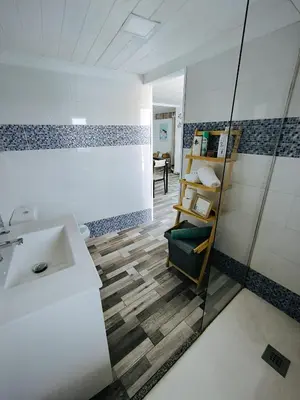 Un baño de Ocean Attic Tufia