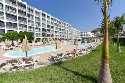 Piscina en o cerca de Beachfront Apartment Playa del Cura 3 by VillaGranCanaria