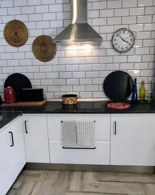 Una cocina o zona de cocina en Cosy Apartment at Sardina Beach