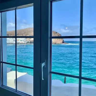 Seafront House in Tufia