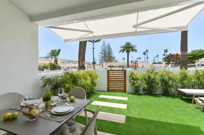 Jardín al aire libre en Bungalow Santa Barbara EMB5 by VillaGranCanaria
