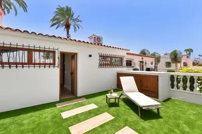 Jardín al aire libre en Bungalow Santa Barbara EMB5 by VillaGranCanaria