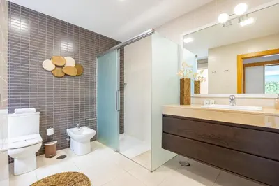 Un baño de Villa Salobre Golf - by Gestión Vacacional Canarias