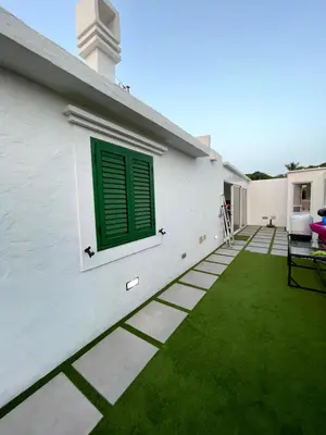 Jardín al aire libre en SerenArty Bungalow Beach Flor con jacuzzi