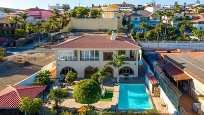 Piscina en o cerca de Private Villa with three separate apartments