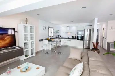 Una cocina o zona de cocina en Villa ArenaMar with private Pool