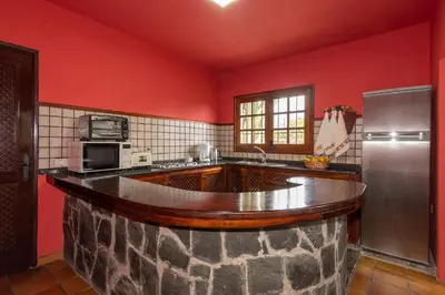Una cocina o zona de cocina en Finca El Lomo