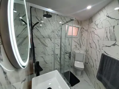 Un baño de CASA ALAIA