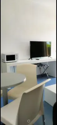 Una televisión o centro de entretenimiento en BH Cura marina 2