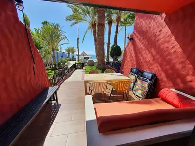 Zona de estar de Vivienda Vacacional frente al mar Playa del Aguila