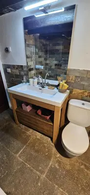 Un baño de CASA EL CORREDOR
