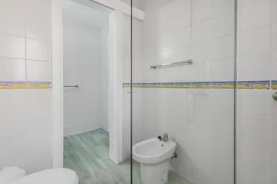 Un baño de Meloneras Oceanview with Pool