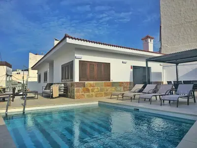 Piscina en o cerca de Villa de PepeyLola