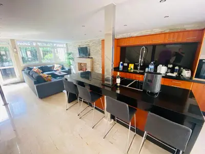 Una cocina o zona de cocina en Puerto Rico duplex with community pool close to the beach
