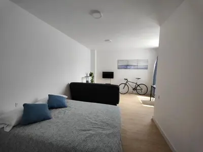 Una televisión o centro de entretenimiento en Estudio Beach Canteras