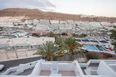 Piscina en o cerca de 2BR Terrace House - Pool & Solarium