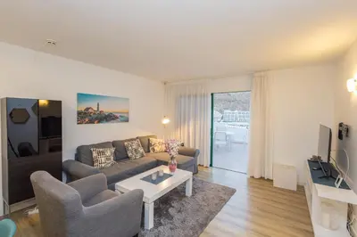 Zona de estar de 2BR Terrace House - Pool & Solarium