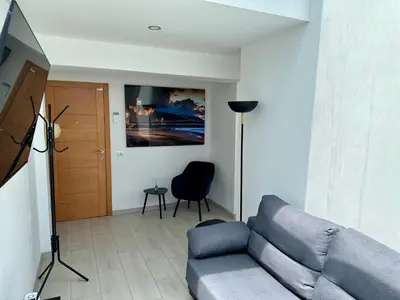 Una televisión o centro de entretenimiento en Escondite Sereno - 50m Las Canteras Beach