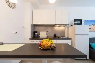 Una cocina o zona de cocina en 1st Line Pretty Studio Las Canteras