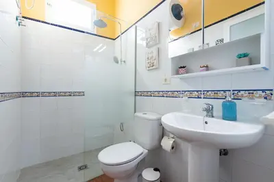 Un baño de Balcony Spacious 2BR Arucas Historic Center