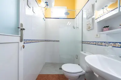Un baño de Balcony Spacious 2BR Arucas Historic Center