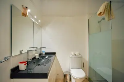 Un baño de Canteras Beach Top Home