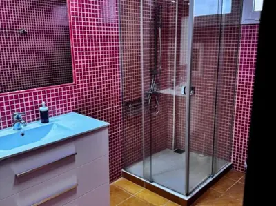 Un baño de Vivelorural Villa Alba, private pool