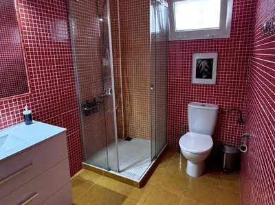 Un baño de Vivelorural Villa Alba, private pool