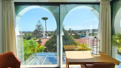 Un balcón o terraza de Stylish Holiday Home with Sea View in Maspalomas