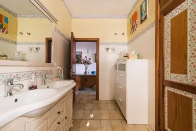 Plano de Magnífica villa con piscina y barbacoa