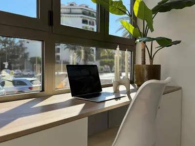 Una televisión o centro de entretenimiento en Danubio Estudios 107