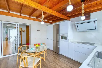 Una cocina o zona de cocina en El Refugio de Aitana by Homestaygranacanaria
