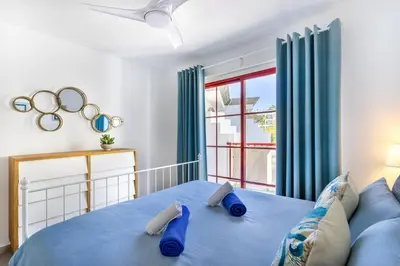 Cama o camas de una habitación en Ocean Breeze 50 meters to the beach