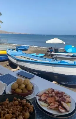 Comida en o cerca de este apartamento