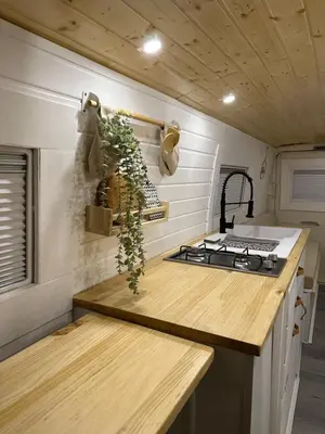 Una cocina o zona de cocina en La Pepa Van