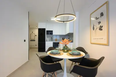 Una cocina o zona de cocina en Joyful Homes