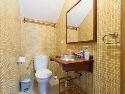 Un baño de Puente de Piedra