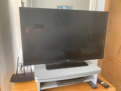 Una televisión o centro de entretenimiento en LaCascada